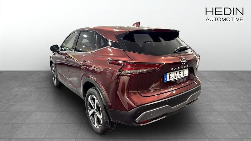 Begagnad Nissan Qashqai N-Connecta 158 HK (116 kW) 2023 Röd SUV