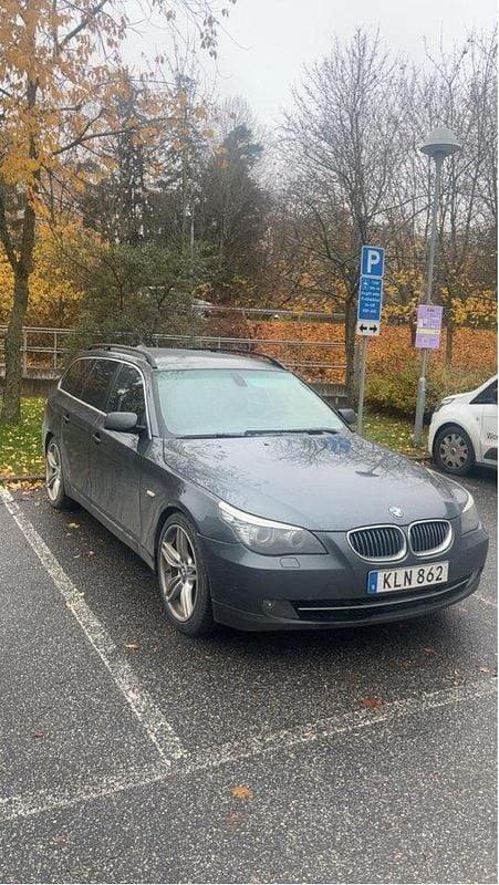 Grå Begagnad 2008 BMW 535 Kombi | 77 000 kr (Bra pris) - Bild 1/4