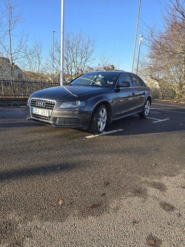 Grå Begagnad 2008 Audi A4 Sedan | 75 000 kr (Marknadspris) - Bild 1/4