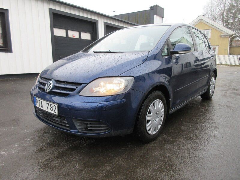Mörkblå (blå) Begagnad 2008 VW Golf Trendline Halvkombi | 13 900 kr (Superpris) - Bild 1/4