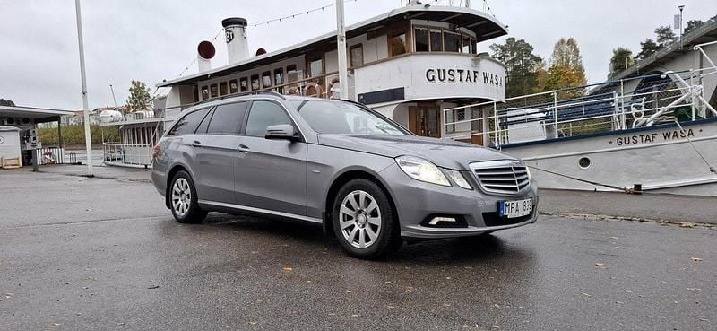 Grå Begagnad 2010 Mercedes E220 Kombi | 99 500 kr (Bra pris) - Bild 1/4
