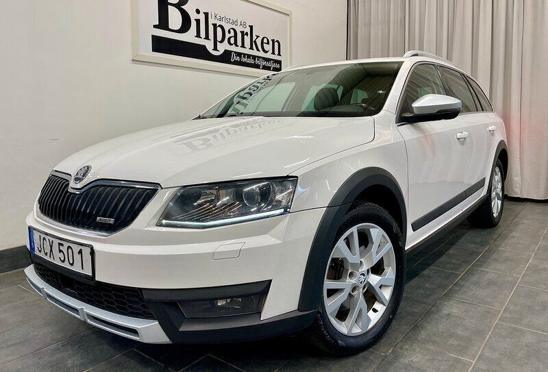 Vit Begagnad 2015 Skoda Octavia Scout Business Line Kombi | 149 900 kr (Marknadspris) - Bild 1/3