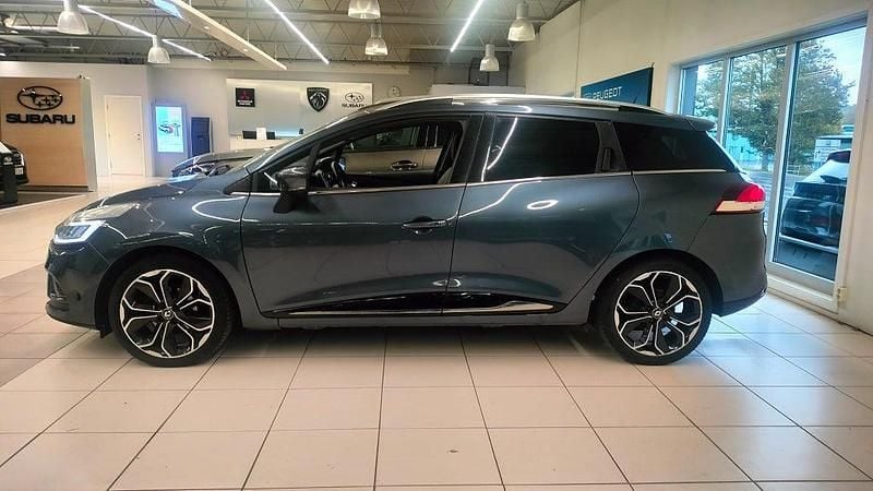 Begagnad Renault Clio GrandTour Intens 90 HK (66 kW) 2017 Grå Kombi