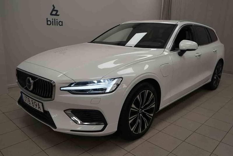 Vit Begagnad 2023 Volvo V60 Kombi | 399 900 kr (Marknadspris) - Bild 1/1