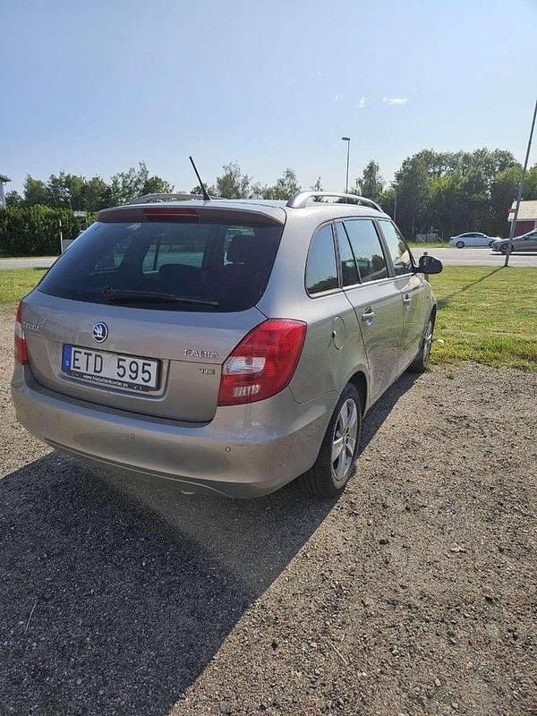Brun Begagnad 2014 Skoda Fabia Ambiente Kombi | 45 700 kr (Dyr) - Bild 1/4