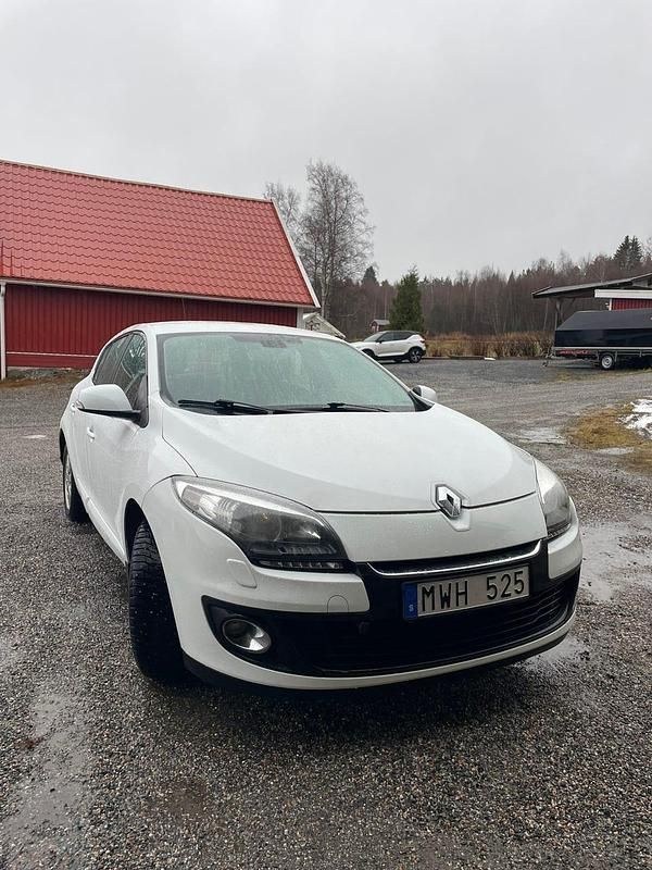 Begagnad 2012 Renault Mégane III Halvkombi | 59 000 kr (Dyr) - Bild 1/4