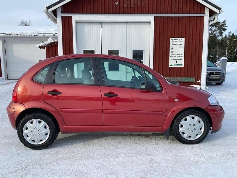 Begagnad Citroën C3 109 HK (80 kW) 2003 Röd