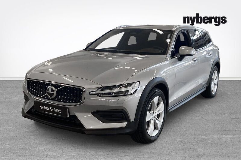 Begagnad 2024 Volvo V60 CC Kombi | 379 000 kr (Superpris) - Bild 1/4