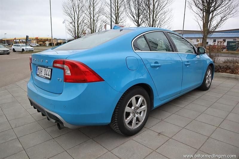 Begagnad Volvo S60 R-Design 150 HK (110 kW) 2012 Blå samma som bilen Sedan