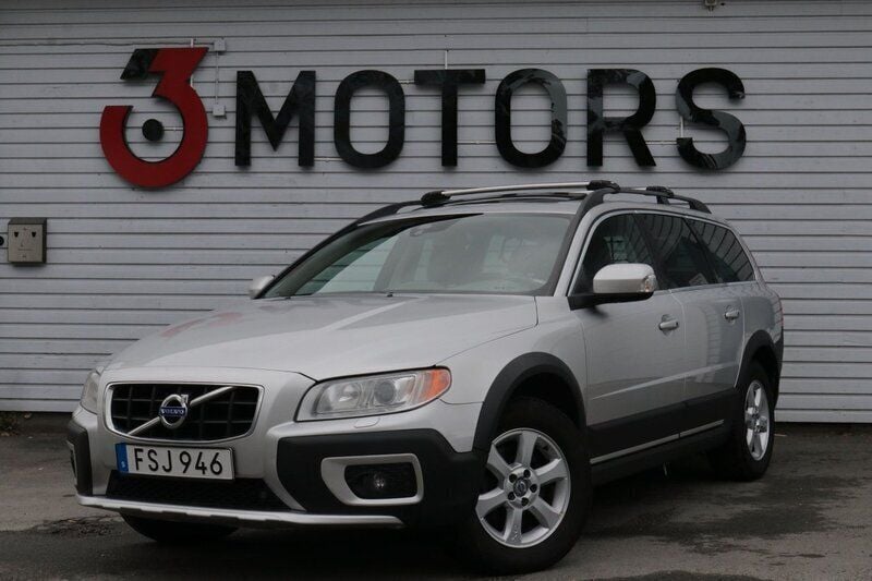 Ljusgrå Begagnad 2013 Volvo XC70 Summum SUV | 125 900 kr (Marknadspris) - Bild 1/4