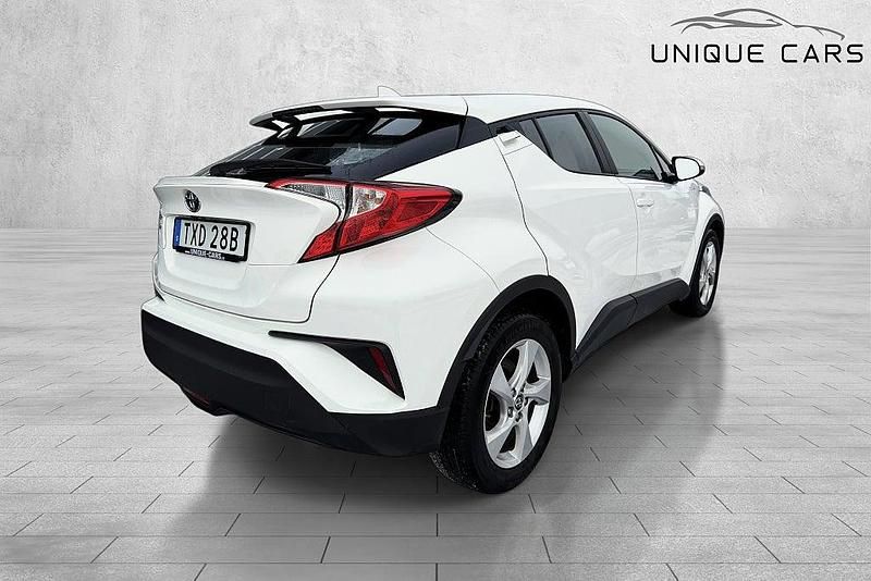 Begagnad Toyota C-HR Active 122 HK (89 kW) 2019 Vit SUV