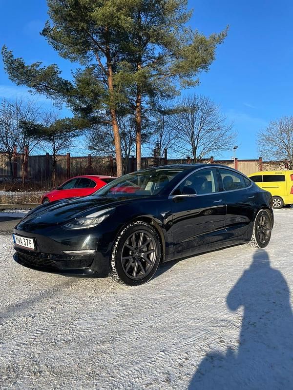 Begagnad 2020 Tesla Model 3 Performance Sedan | 225 000 kr (Bra pris) - Bild 1/4