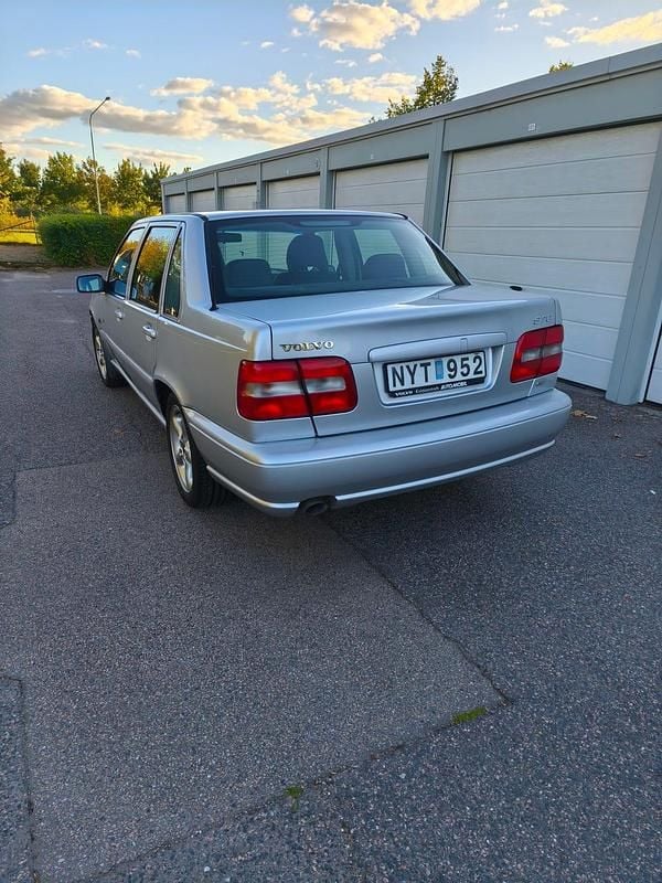 Begagnad Volvo S70 170 HK (125 kW) 1998 Silver metallic Sedan