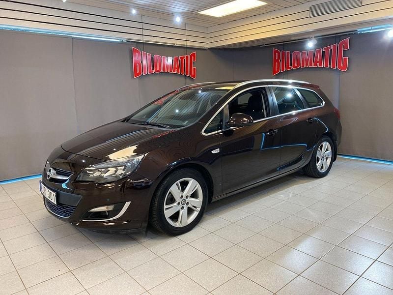 Brun Begagnad 2013 Opel Astra Sport Kombi | 73 900 kr (Marknadspris) - Bild 1/4