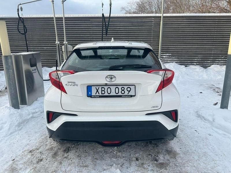 Begagnad 2018 Toyota C-HR Multidrive S SUV | 145 000 kr (Marknadspris) - Bild 1/4