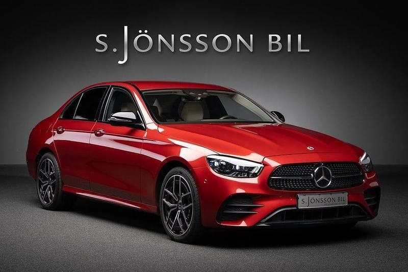 Begagnad Mercedes E450 AMG 367 HK (269 kW) 2021 Hyacintröd metallic Sedan