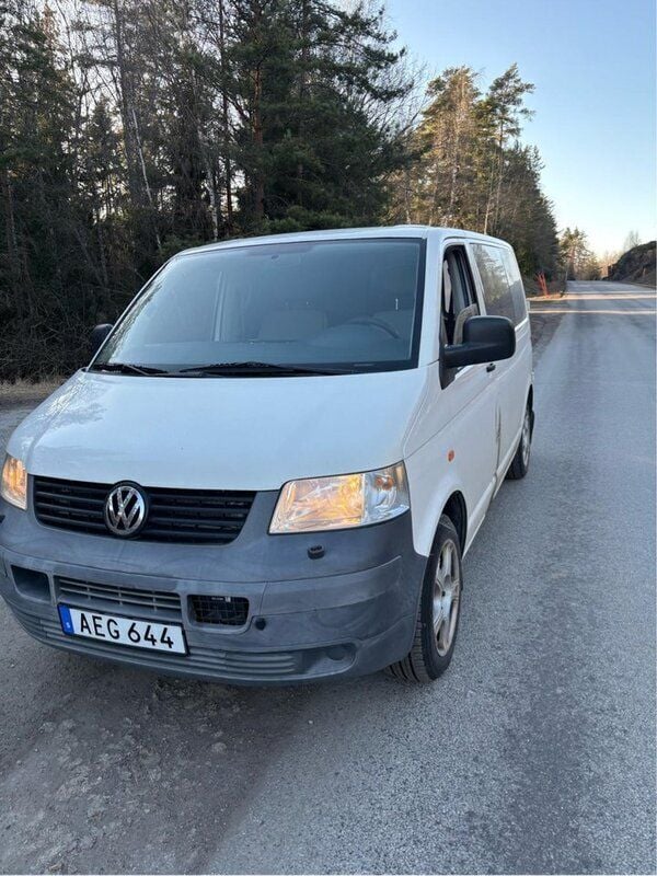 Vit Begagnad 2007 VW Shuttle Minibuss | 45 000 kr - Bild 1/4