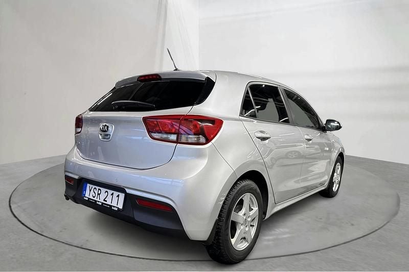 Begagnad Kia Rio 84 HK (61 kW) 2017 Grå