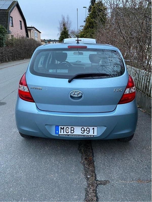 Blå Begagnad 2012 Hyundai i20 Premium Halvkombi | 49 900 kr (Marknadspris) - Bild 1/4
