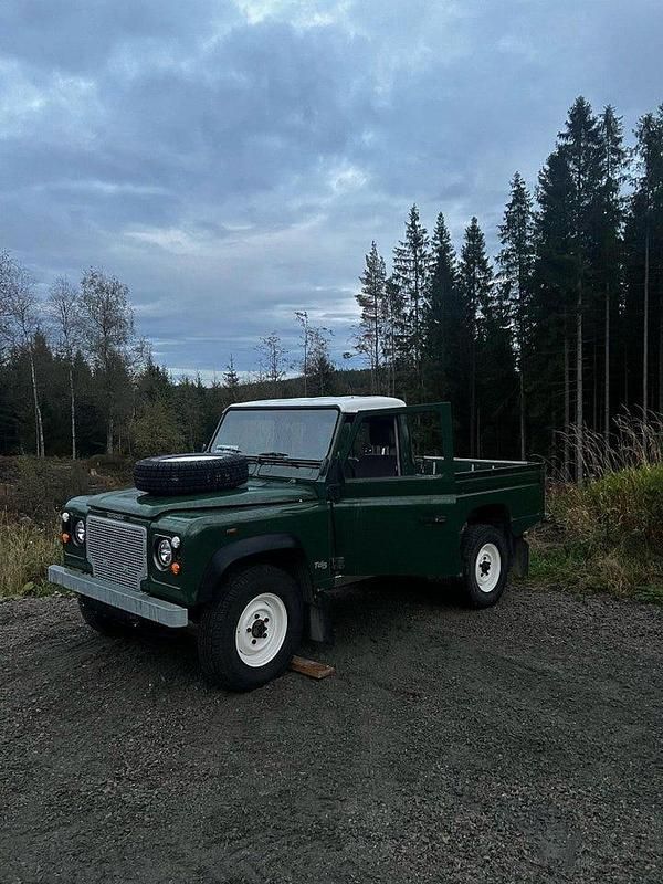 Begagnad 1999 Land Rover Defender Pickup | 300 000 kr (Marknadspris) - Bild 1/4