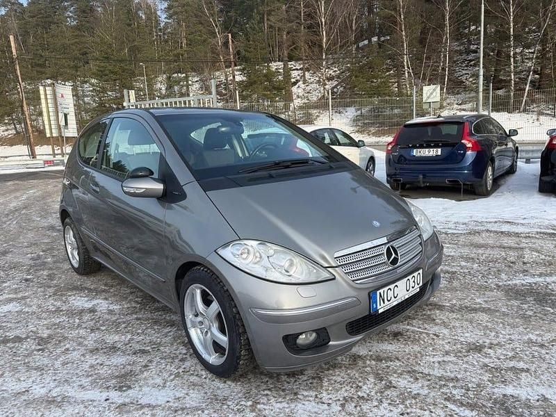 Begagnad Mercedes A180 Avantgarde 109 HK (80 kW) 2008 Mörkgrå Halvkombi