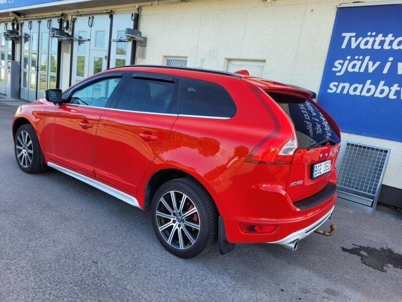 Röd Begagnad 2010 Volvo XC60 R-Design SUV | 75 000 kr (Marknadspris) - Bild 1/4