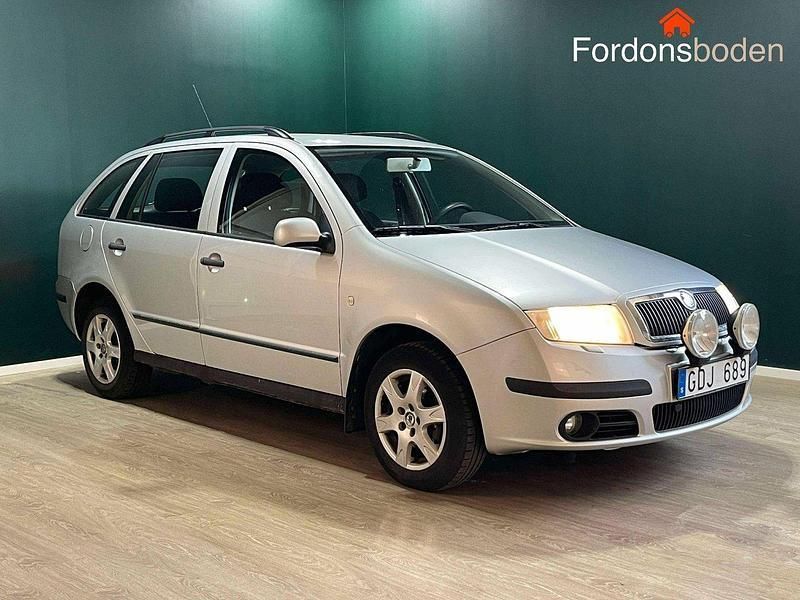 Silver Begagnad 2006 Skoda Fabia Kombi | 19 900 kr (Lite dyr) - Bild 1/4