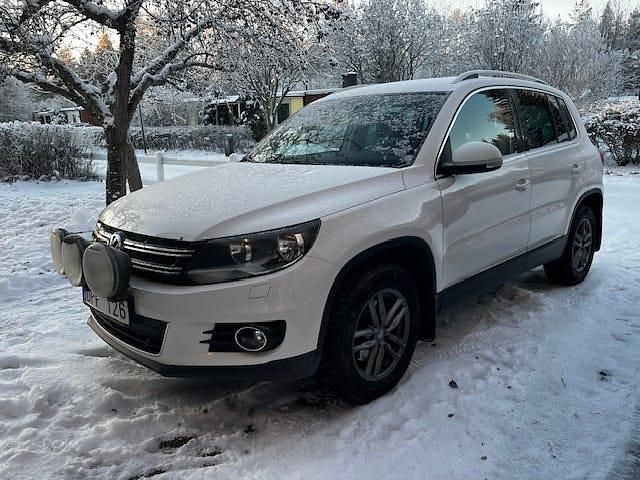 Begagnad 2013 VW Tiguan SUV | 83 500 kr (Marknadspris) - Bild 1/4