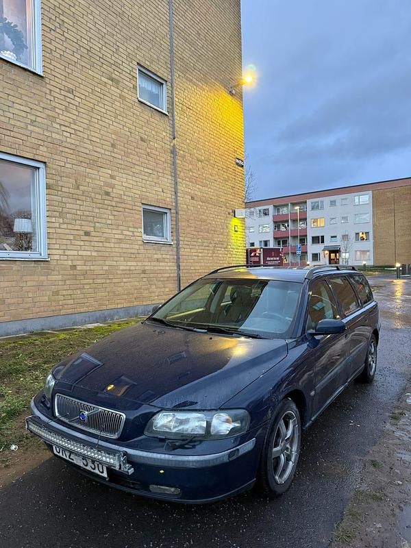 Begagnad 2004 Volvo V70 Kombi | 15 500 kr (Superpris) - Bild 1/4