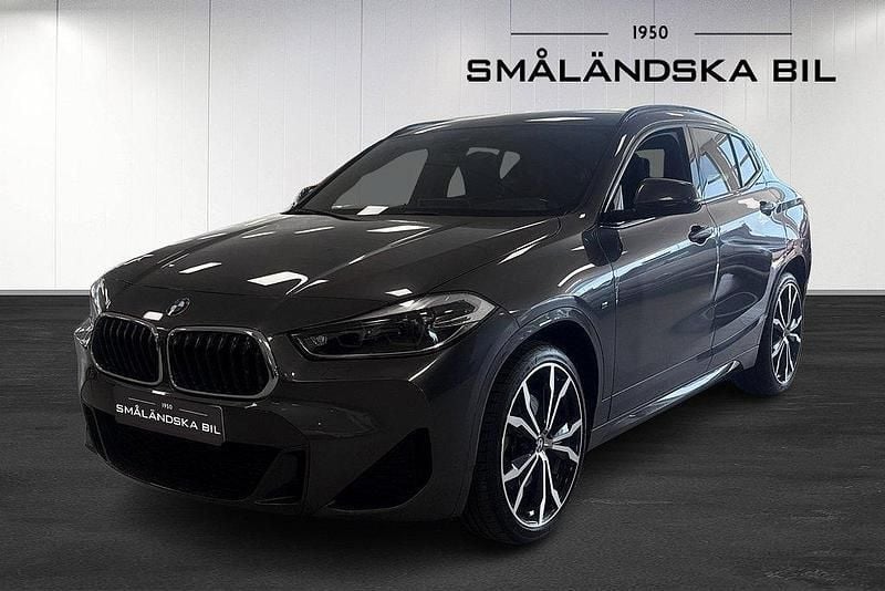 Grå Begagnad 2020 BMW X2 M Sport SUV | 299 000 kr (Marknadspris) - Bild 1/4