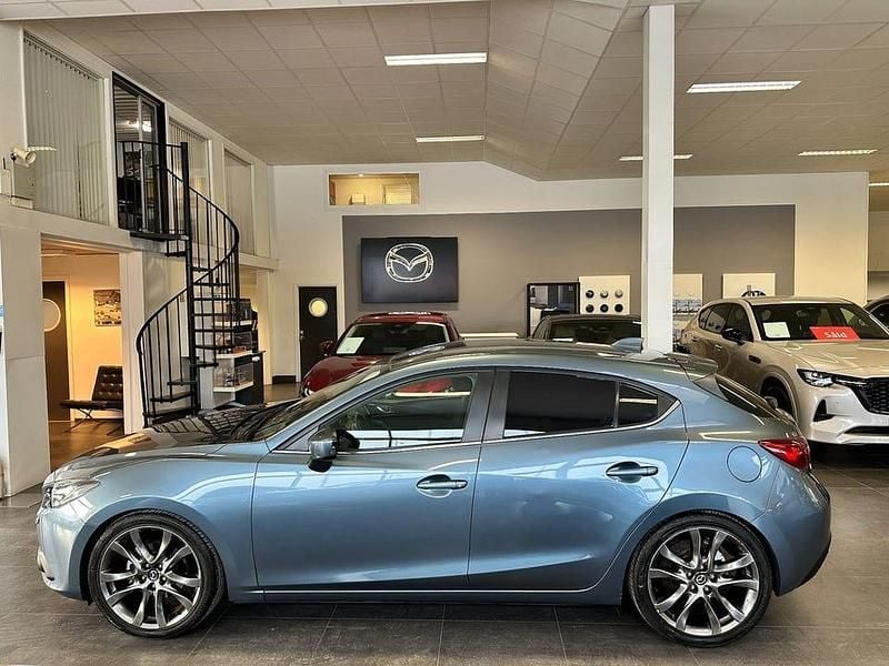 Begagnad Mazda 3 Core 120 HK (88 kW) 2014 Blå Halvkombi