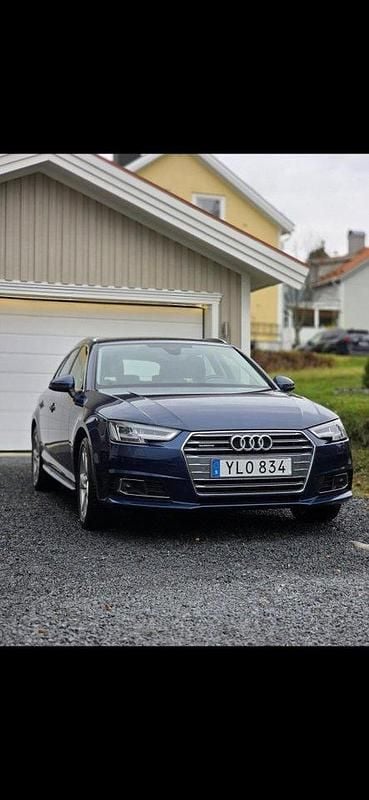 Blå Begagnad 2018 Audi A4 Comfort Kombi | 225 000 kr (Marknadspris) - Bild 1/4