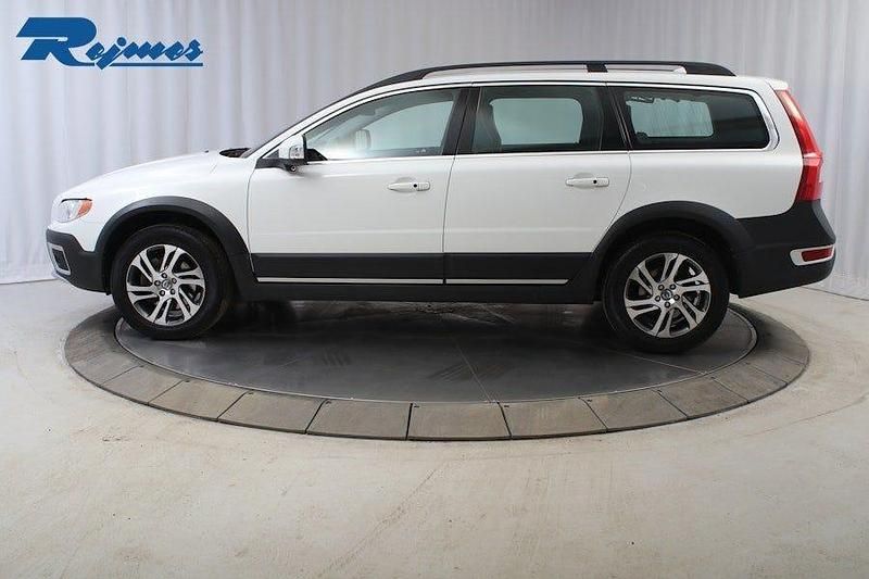 Begagnad Volvo XC70 Momentum 163 HK (119 kW) 2013 Vit Kombi