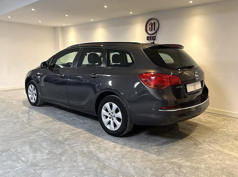 Begagnad Opel Astra 140 HK (102 kW) 2015 Grå Kombi