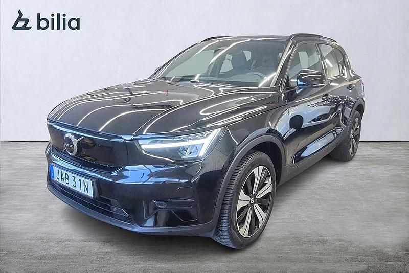 Begagnad Volvo XC40 Core 185 kW (252 HK) 2022 Svart SUV