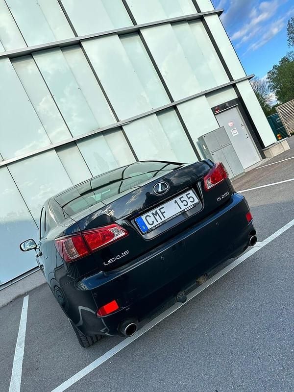 Begagnad Lexus IS250 208 HK (152 kW) 2012