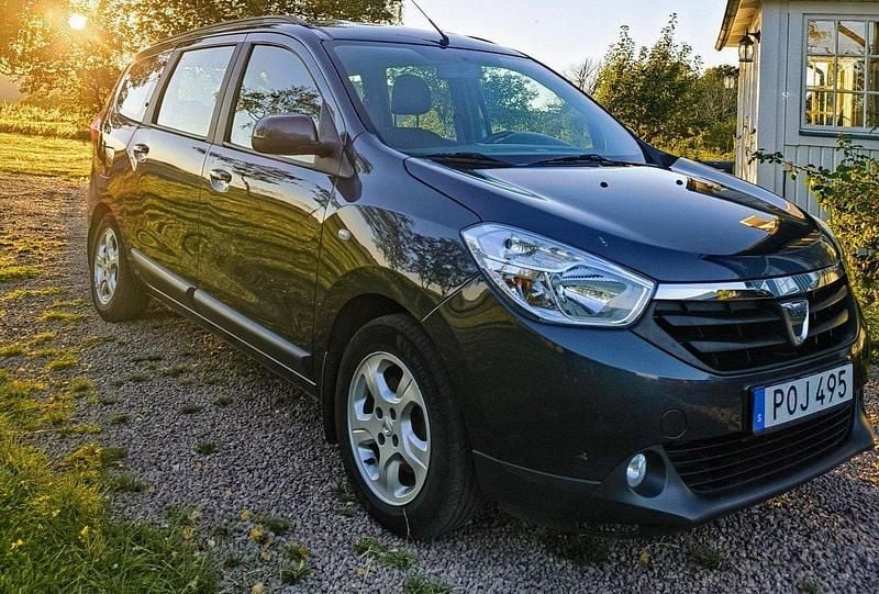 Grå Begagnad 2015 Dacia Lodgy Minibuss | 39 500 kr (Superpris) - Bild 1/4