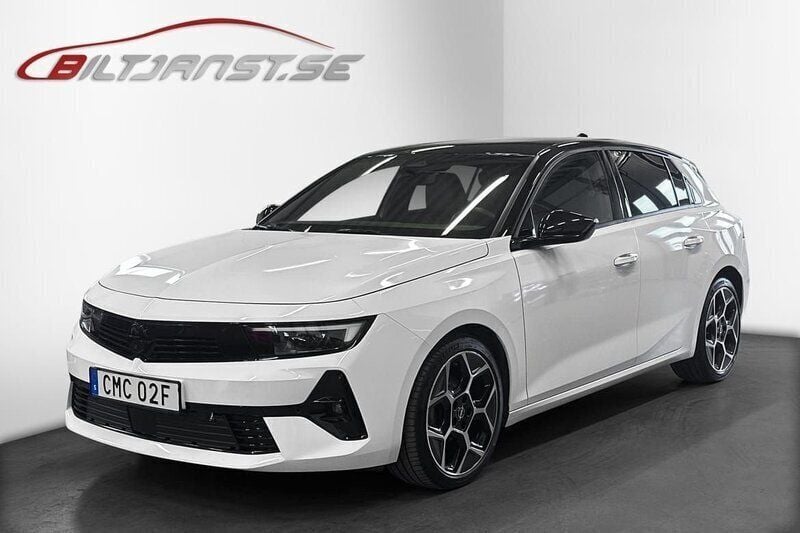 Vit Begagnad 2022 Opel Astra Ultimate Halvkombi | 239 500 kr - Bild 1/4