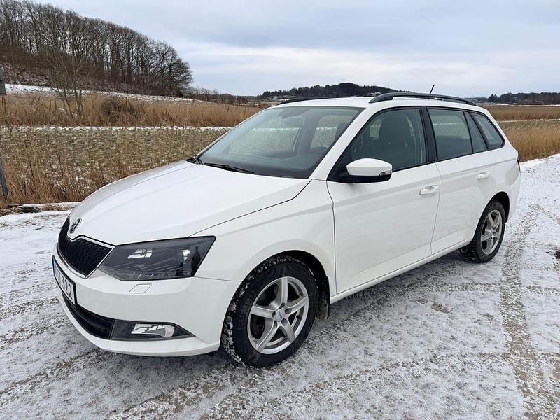 Begagnad 2017 Skoda Fabia Kombi | 129 500 kr (Marknadspris) - Bild 1/4