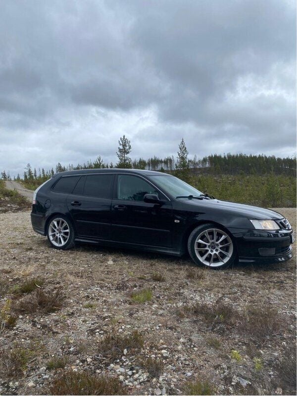 Svart Begagnad 2006 Saab 9-3 Aero Kombi | 55 000 kr (Marknadspris) - Bild 1/4
