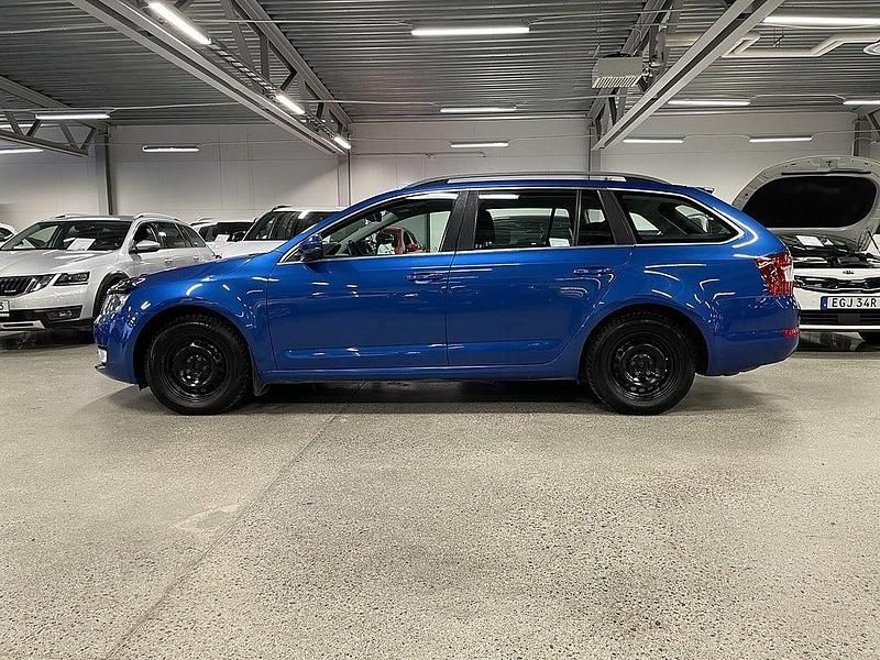 Begagnad Skoda Octavia Ambition 105 HK (77 kW) 2014 Blå Kombi