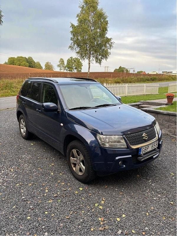 Blå Begagnad 2007 Suzuki Grand Vitara SUV | 50 000 kr (Bra pris) - Bild 1/4