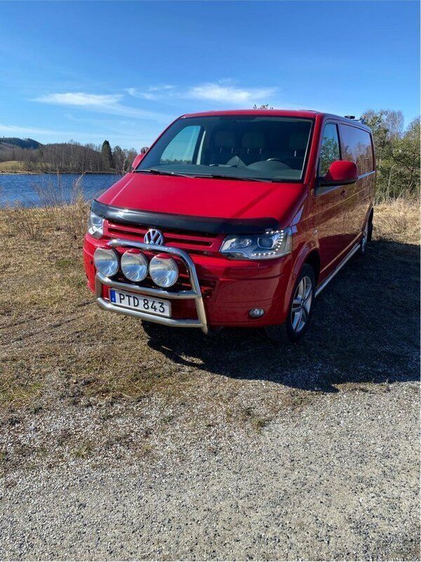 Röd Begagnad 2014 VW T5 Van | 115 000 kr (Marknadspris) - Bild 1/4