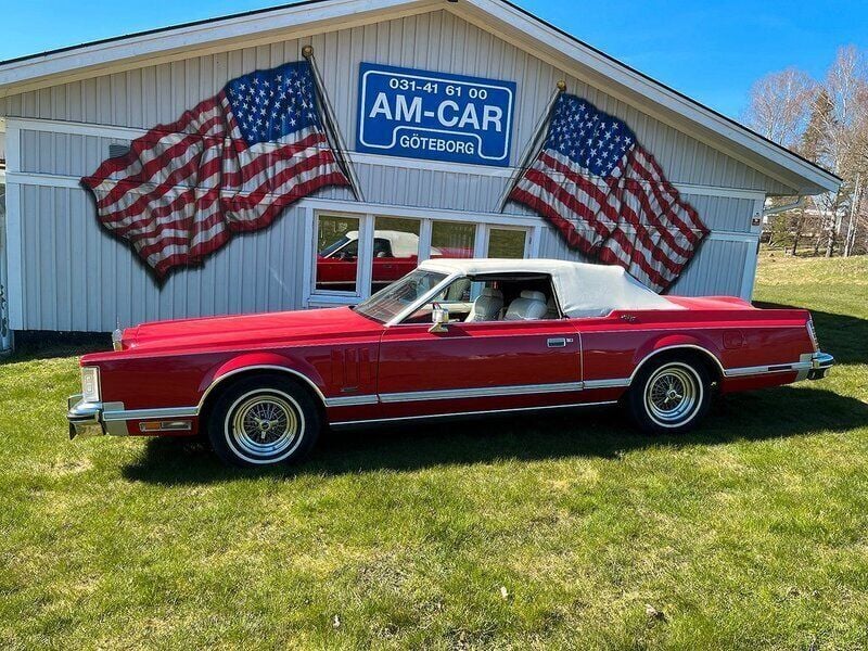 Röd Begagnad 1979 Lincoln Continental Cab | 329 000 kr - Bild 1/4