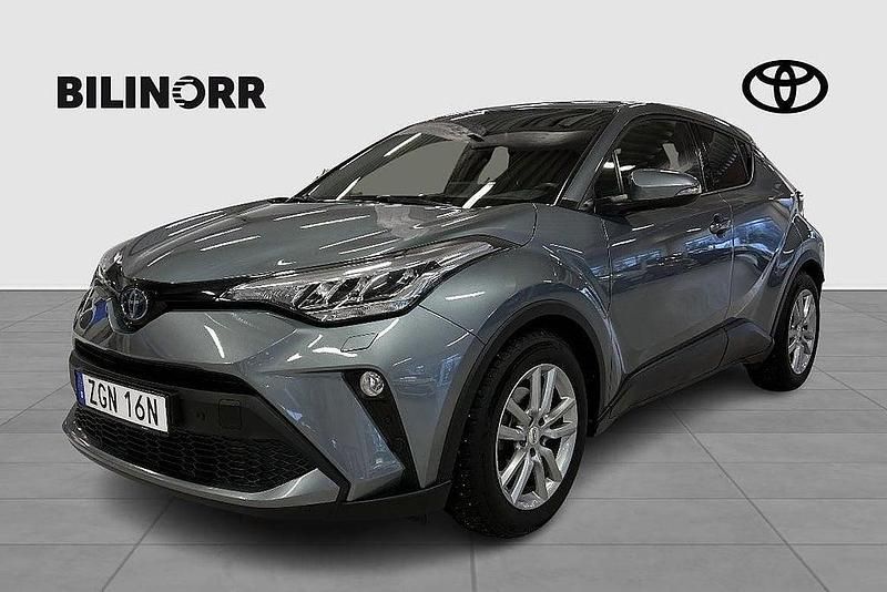 Grå Begagnad 2022 Toyota C-HR Edition SUV | 269 000 kr (Marknadspris) - Bild 1/4