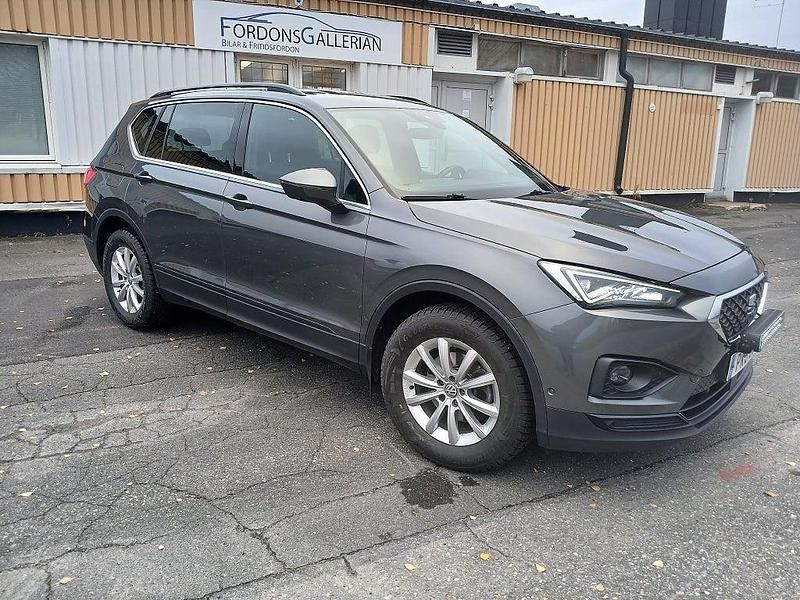 Grå Begagnad 2019 Seat Tarraco SUV | 199 500 kr (Marknadspris) - Bild 1/4