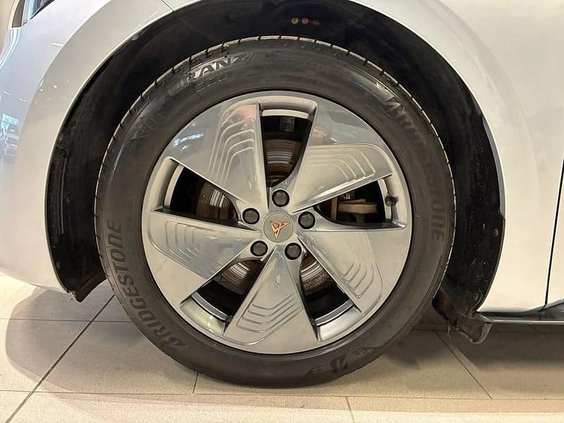 Begagnad Cupra Born 169 kW (231 HK) 2023 Silver Halvkombi