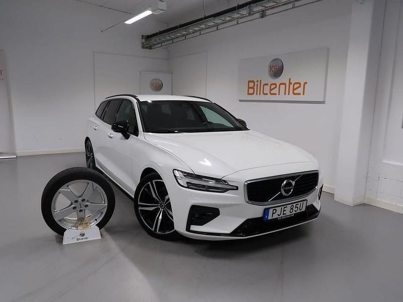 Vit Begagnad 2020 Volvo V60 R-Design Kombi | 309 900 kr (Dyr) - Bild 1/3