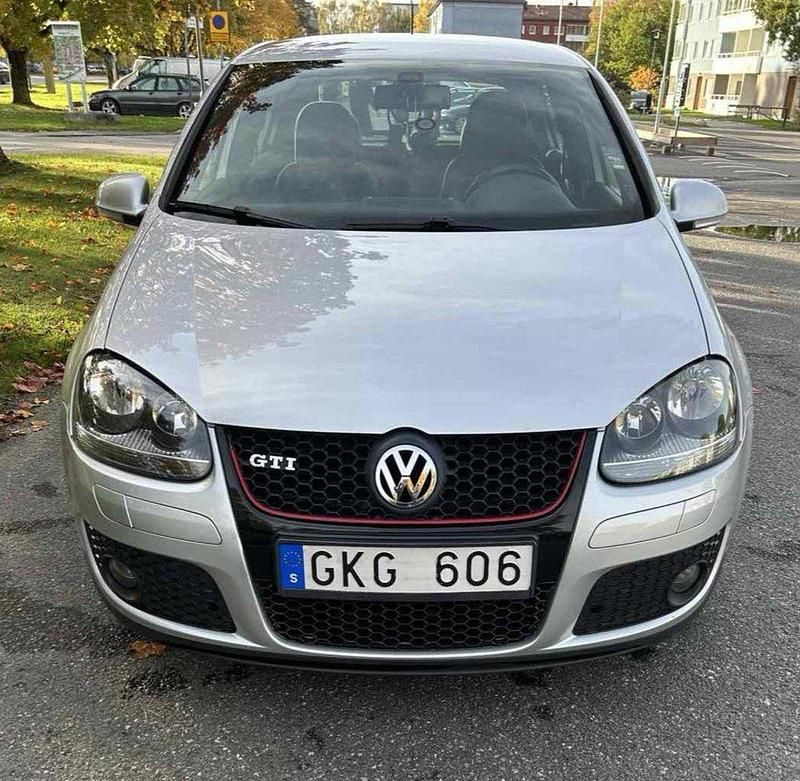 Silver Begagnad 2008 VW Golf VI GTI Halvkombi | 105 000 kr (Marknadspris) - Bild 1/4