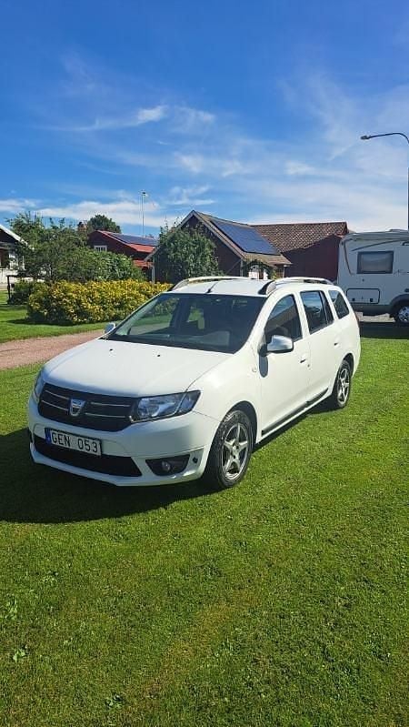 Vit Begagnad 2014 Dacia Logan MCV Kombi | 37 000 kr (Marknadspris) - Bild 1/4